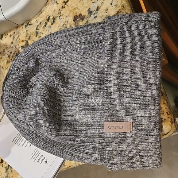 Gorgeous BULA 50% grey merino wool 50% acrylic pull on winter beanie hat - Picture 1 of 7